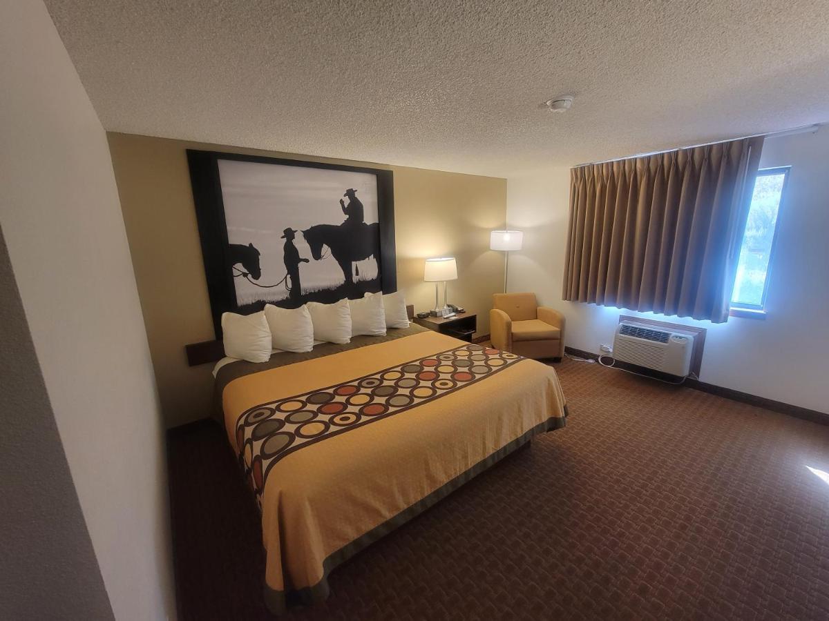 Super 8 By Wyndham Cody Hotel Kültér fotó