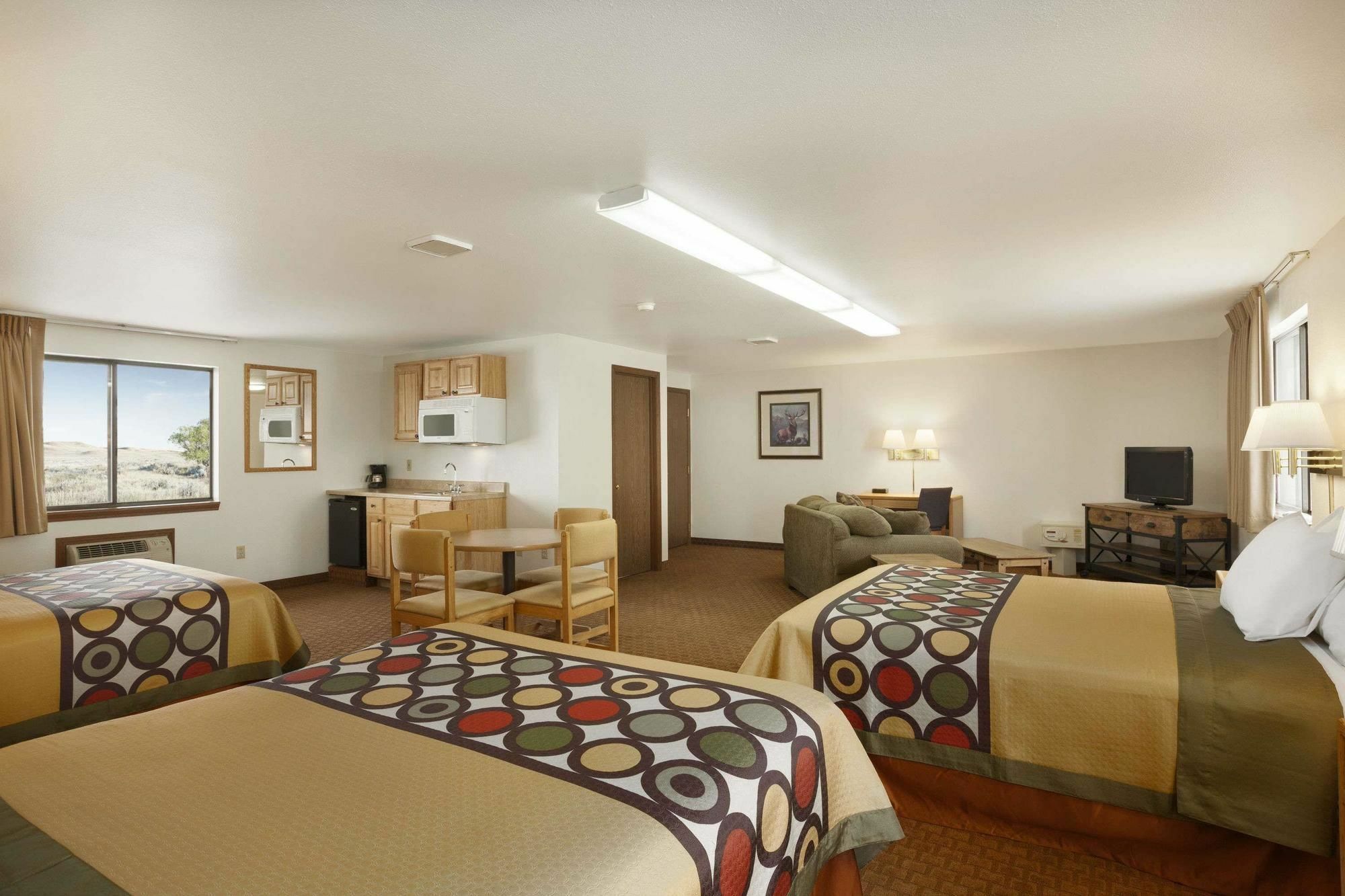 Super 8 By Wyndham Cody Hotel Kültér fotó